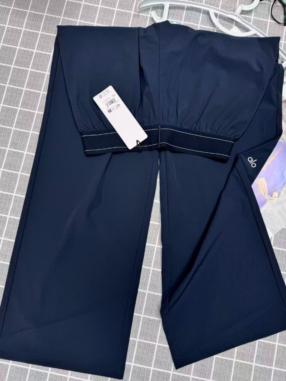 Brand new 💙🎐ALO  Yoga Navy Blue  Suit Up Trouser（ Regular 30-inch inner seam ） - Picture 3 of 8